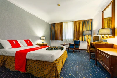 Laleh Hotel