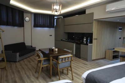 KhaneMadari Hotel