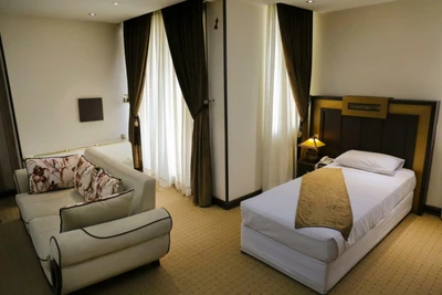 Gostaresh Hotel
