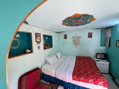 Toranjestan House
