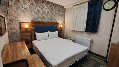 Naderi hotel