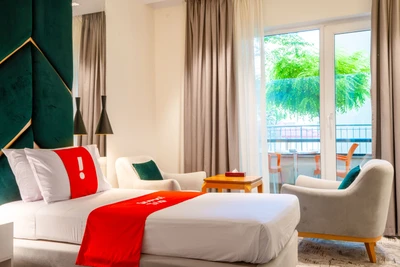 Parsian Evin Hotel