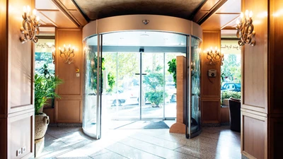 Raamtin Hotel