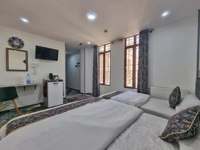 Simorgh Hotel