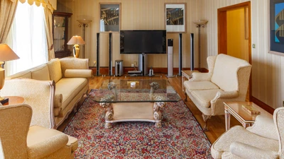 Parsian Esteghlal Hotel