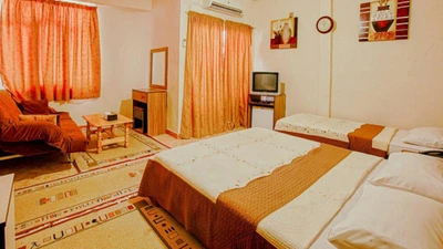 Aram Hotel