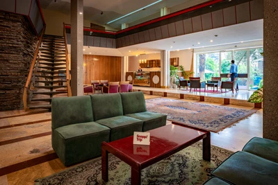 New Naderi Hotel