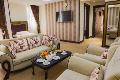 Gostaresh Hotel