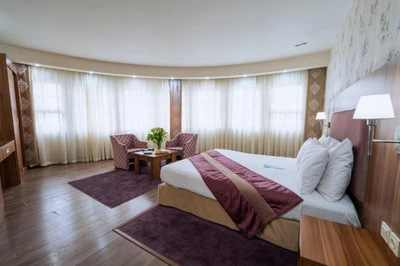 Shiraz Parsian Hotel