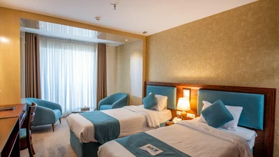 Shirazis Hotel