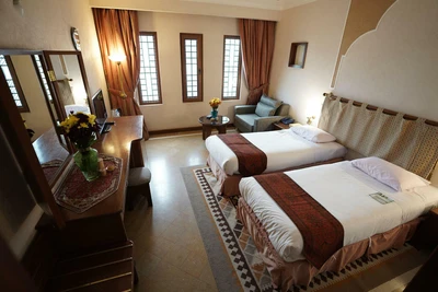 Parsian Safaiyeh Hotel