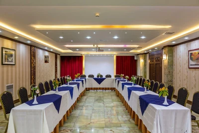 Parsian Ali-Qapu Hotel