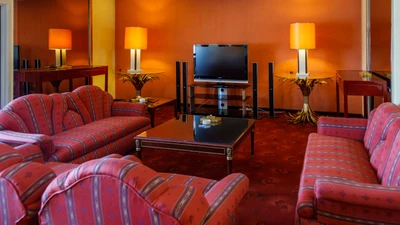 Parsian Esteghlal Hotel