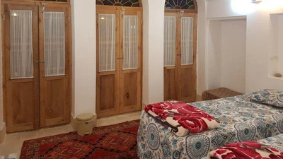 Sayeh Saray hostel