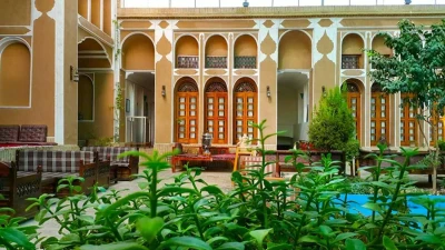 Mozaffar Traditional Hotel