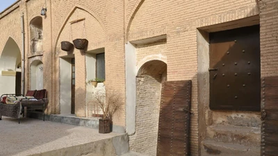 Sarabi Traditional Hotel