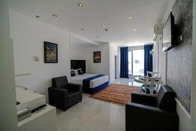 Alvand Hotel