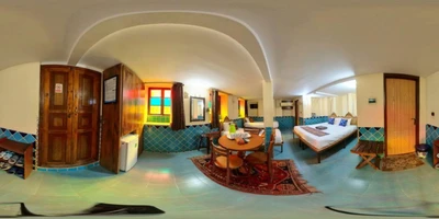 Niayesh Hotel