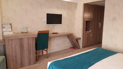 Hormoz Hotel