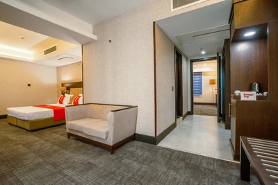 Parsian Evin Hotel