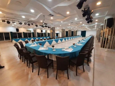 Hormoz Hotel