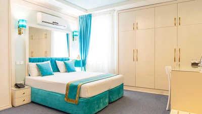 Sadra Hotel