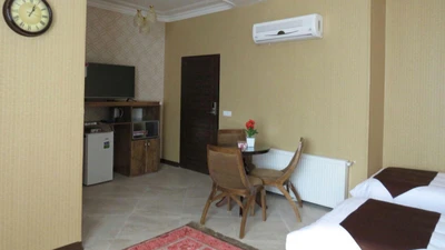 Kourosh Hotel