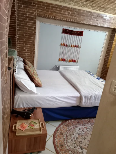 Mahmonir Traditional Hotel