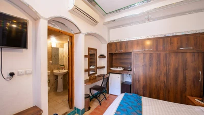 Sunrise Traditional Hotel