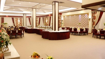 Pardisan Hotel