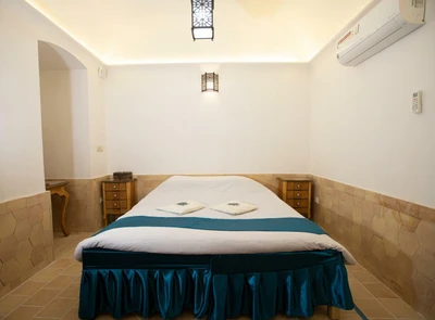 Baba Afzal Hotel