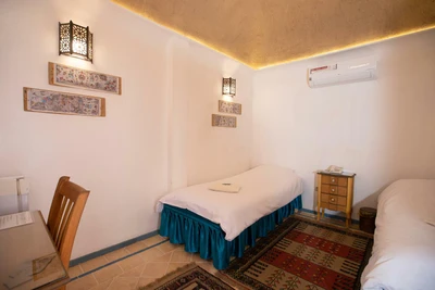 Baba Afzal Hotel