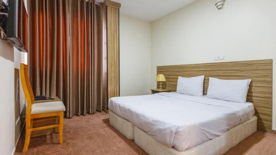 Nasir Al Molk Hotel
