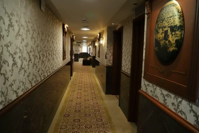 Niayesh Hotel
