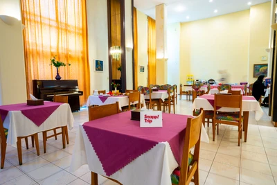 New Naderi Hotel