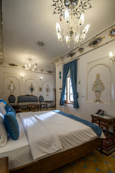 Ghasr Monshi Hotel