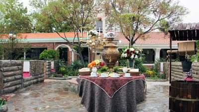 Pardisan Hotel