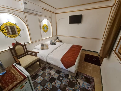 Hotel Tavousiyeh