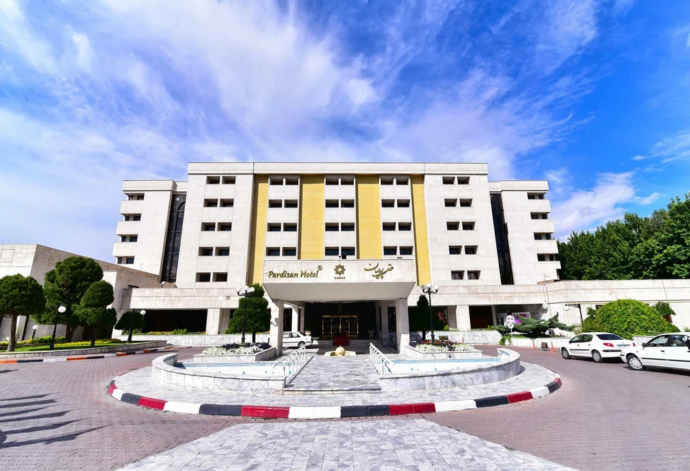 Pardisan Hotel